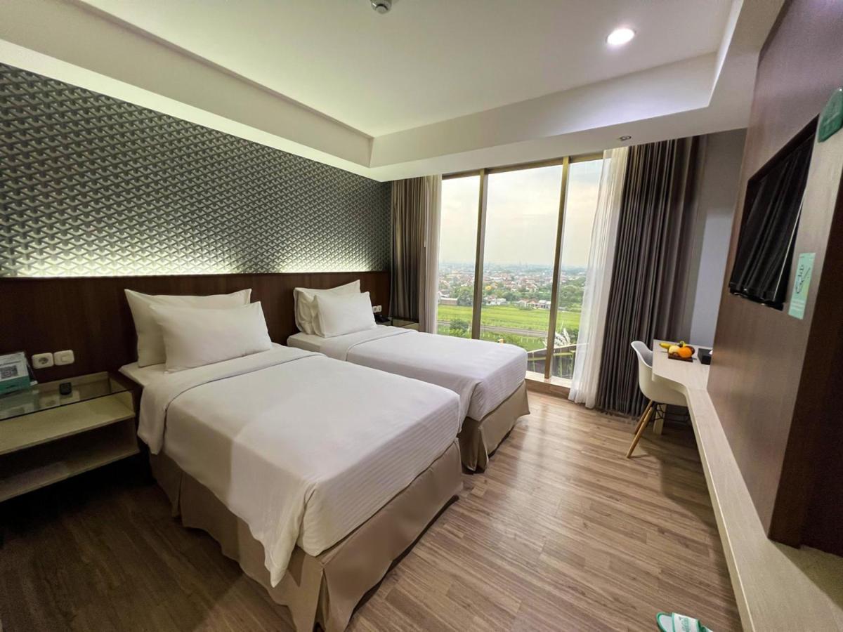 Hotel Ayola Sunrise Mojokerto Eksteriør billede