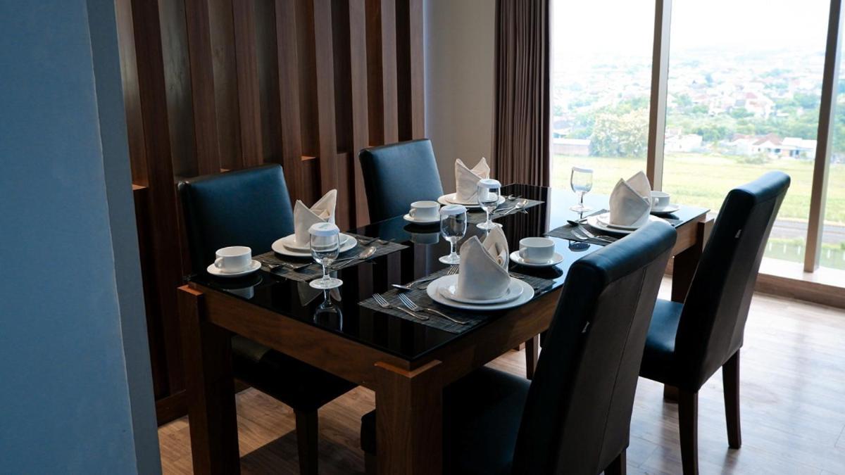 Hotel Ayola Sunrise Mojokerto Eksteriør billede