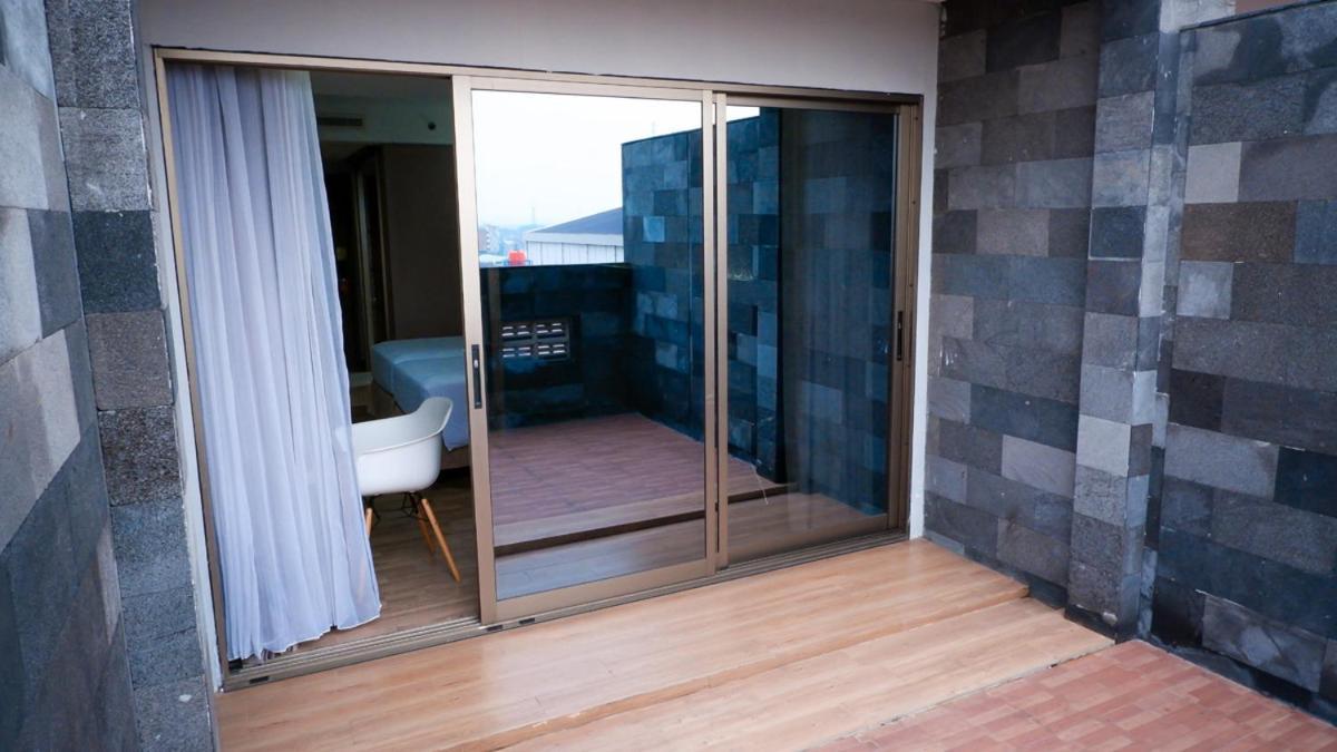 Hotel Ayola Sunrise Mojokerto Eksteriør billede