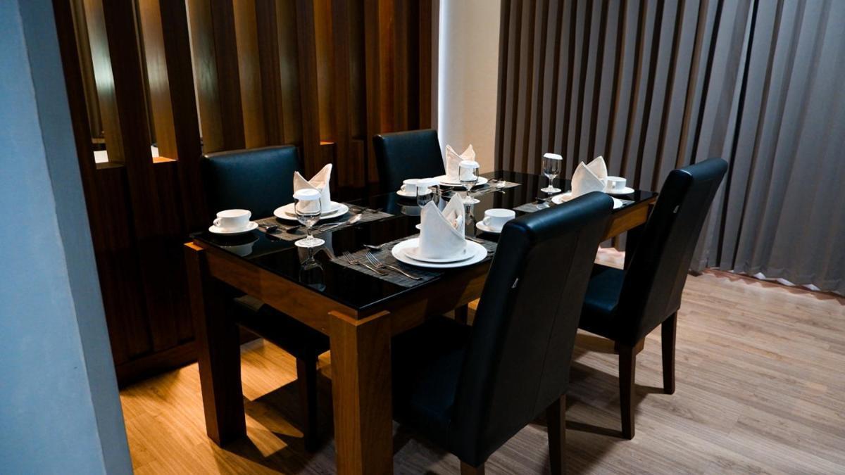 Hotel Ayola Sunrise Mojokerto Eksteriør billede