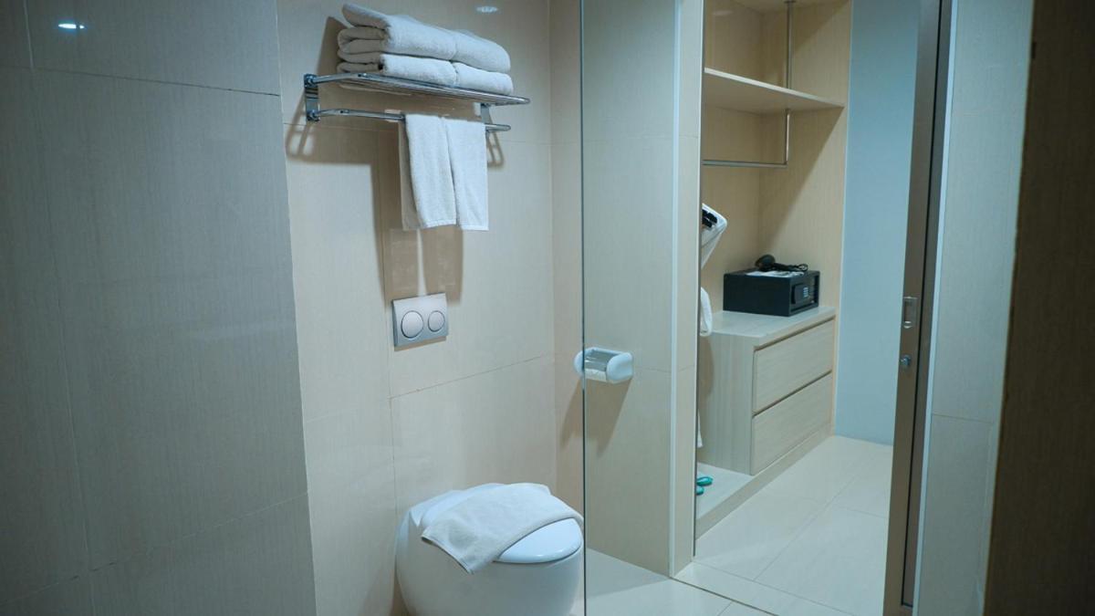 Hotel Ayola Sunrise Mojokerto Eksteriør billede