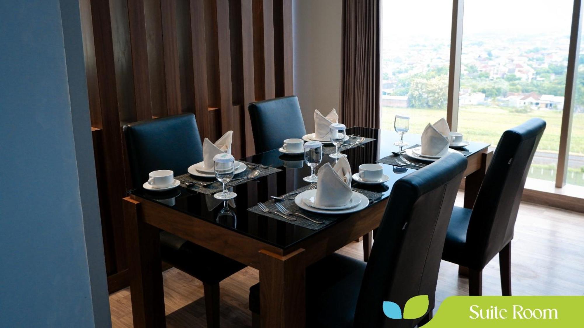 Hotel Ayola Sunrise Mojokerto Eksteriør billede